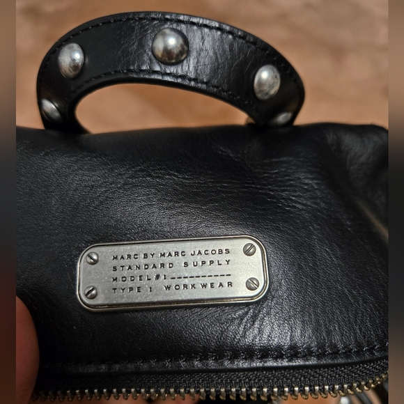 Marc Jacobs Black Canteen Riveted Limited Edition Crossbody Bag - Picture 5 of 11